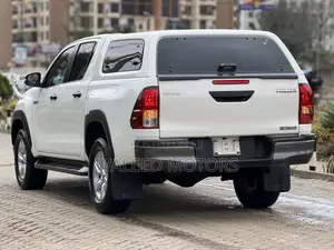 Toyota Hilux 2019 White