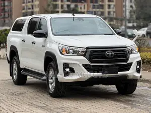 Toyota Hilux 2019 White