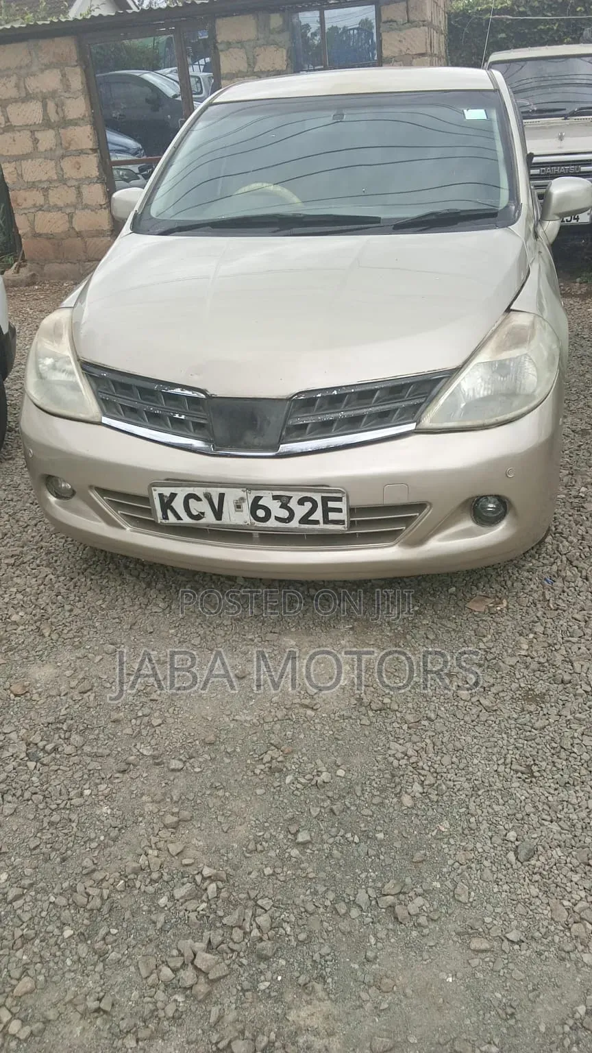 Nissan Tiida 2012 Gray