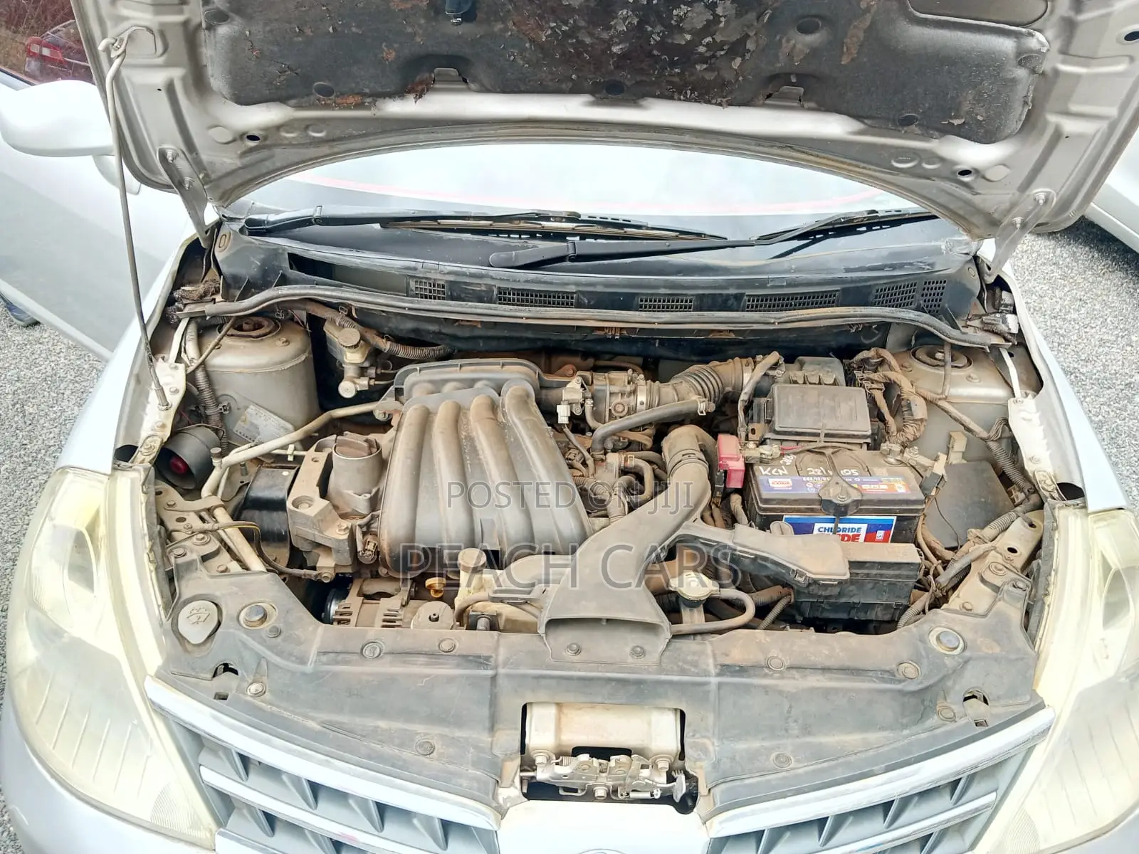Nissan Tiida 2010 Silver