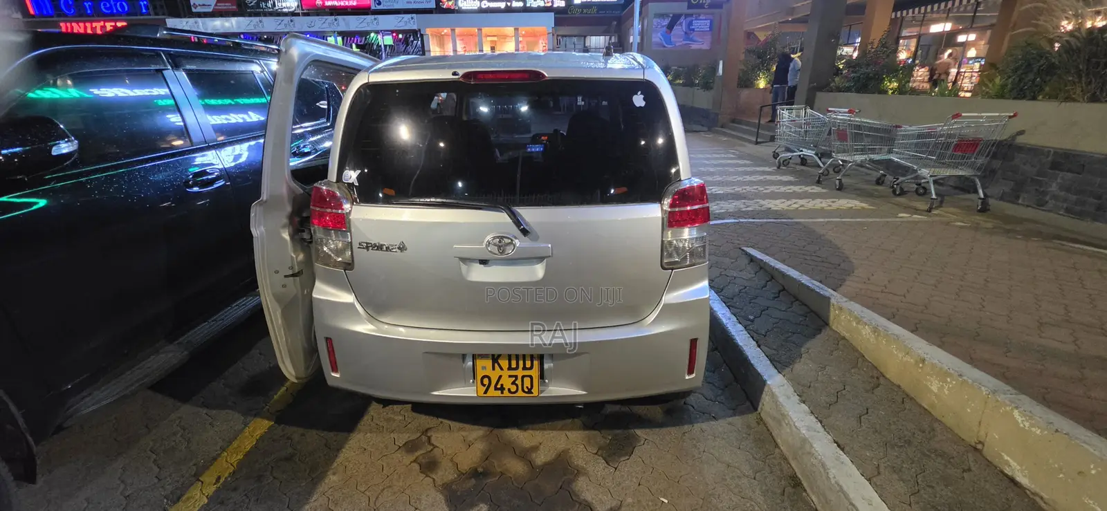 Toyota Spade 2014 Silver