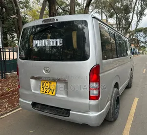 Toyota HiAce 2013 Silver