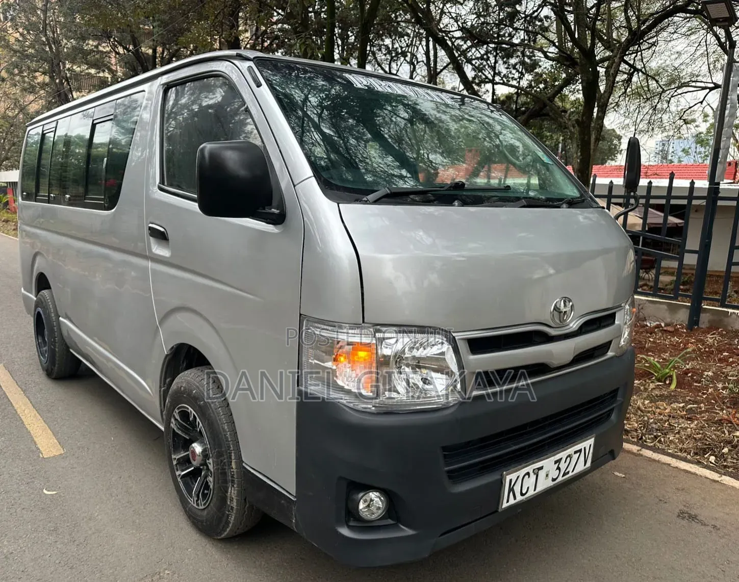 Toyota HiAce 2013 Silver
