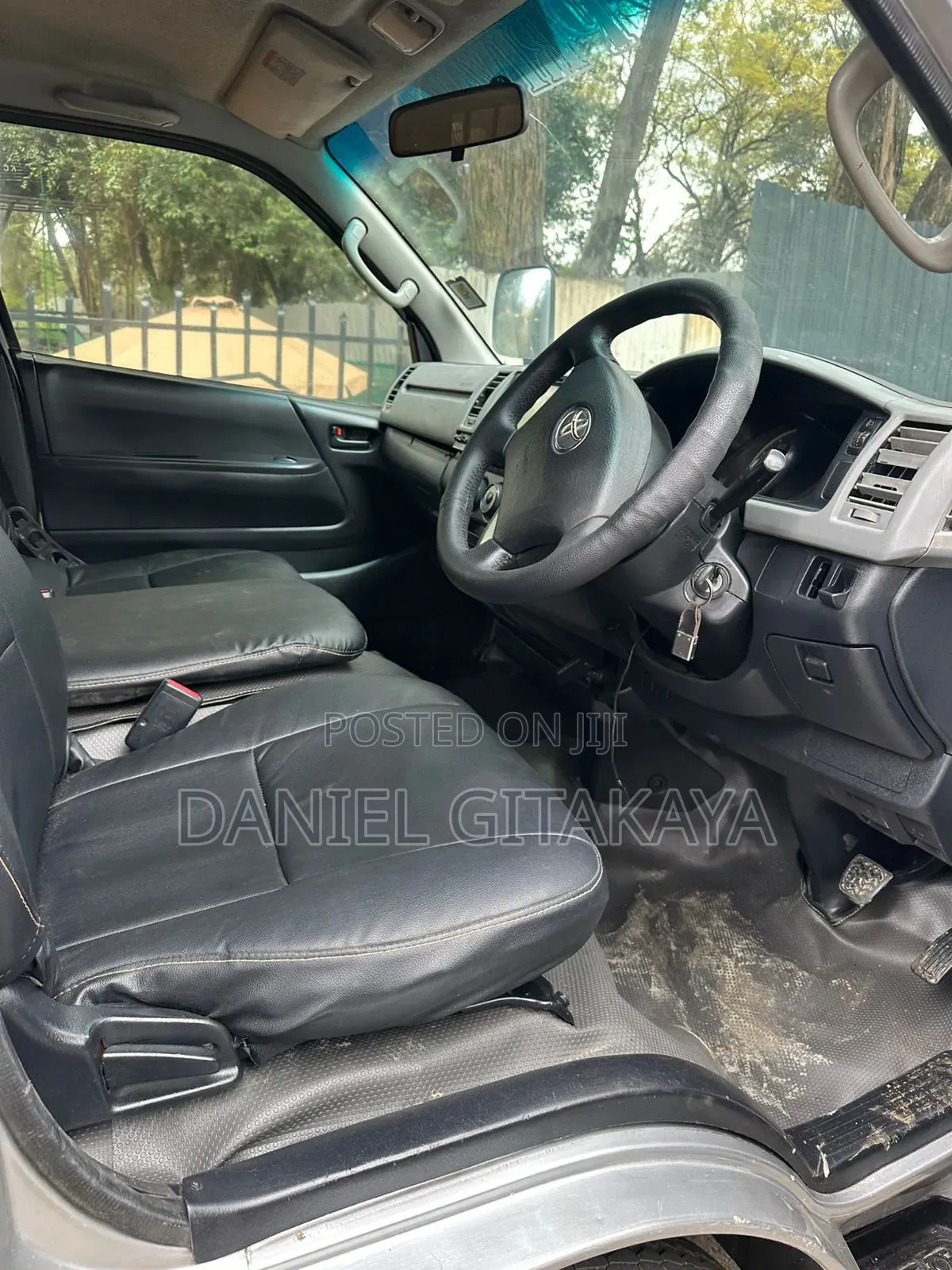 Toyota HiAce 2013 Silver