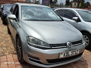 Volkswagen Golf 2015 Gold