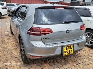 Volkswagen Golf 2015 Gold