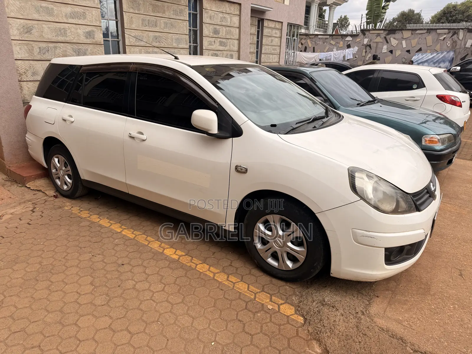 Nissan Advan 2011 White