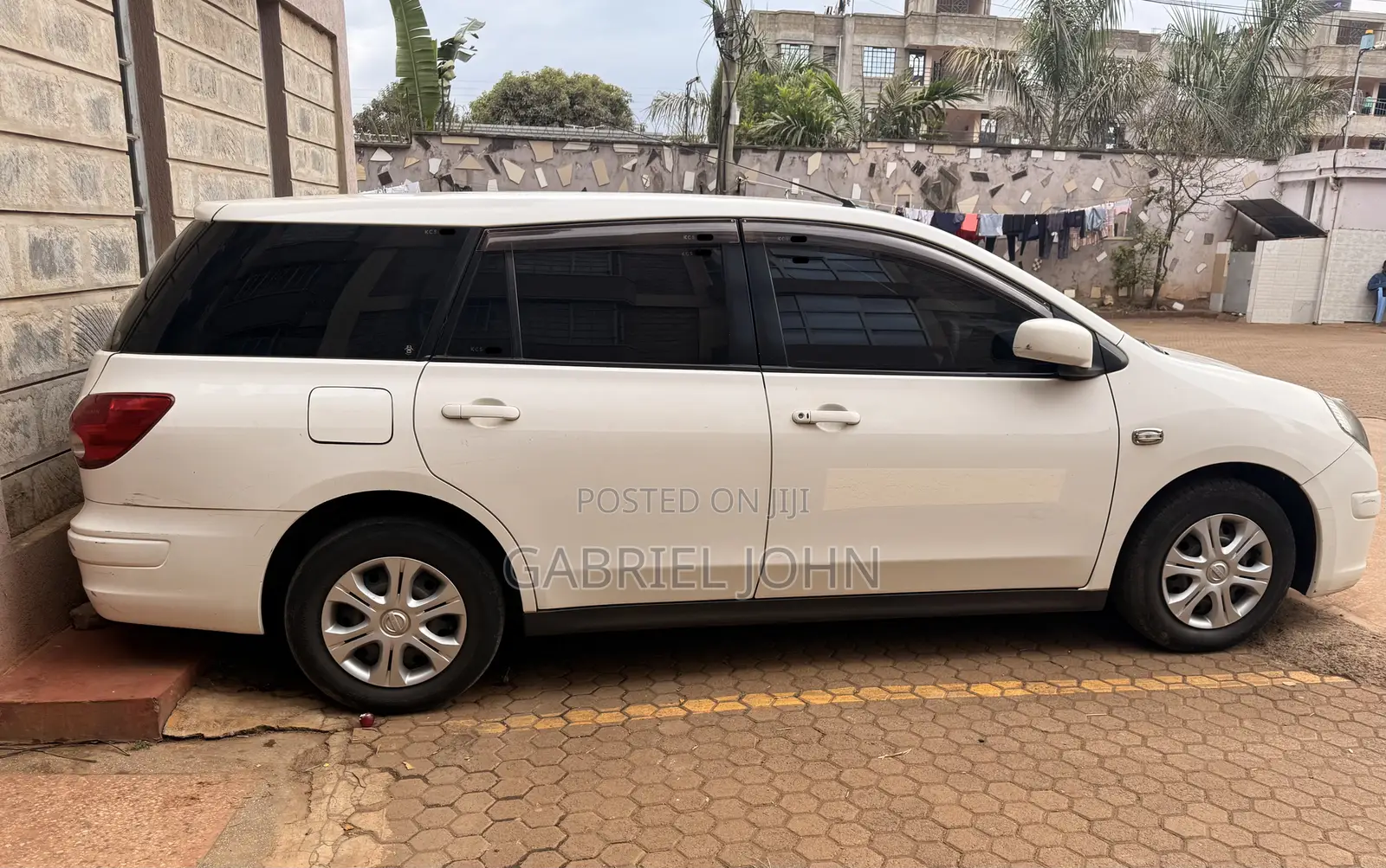Nissan Advan 2011 White