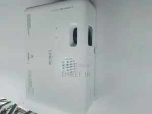 Portable Projector High, Clear  XGA Resolution Ex UK Type