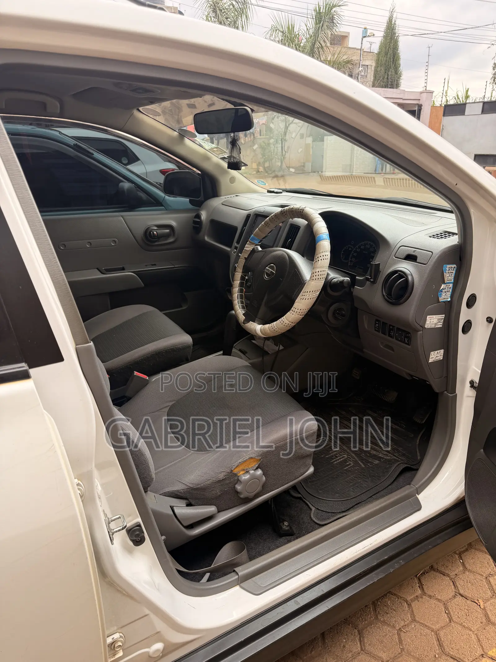 Nissan Advan 2011 White