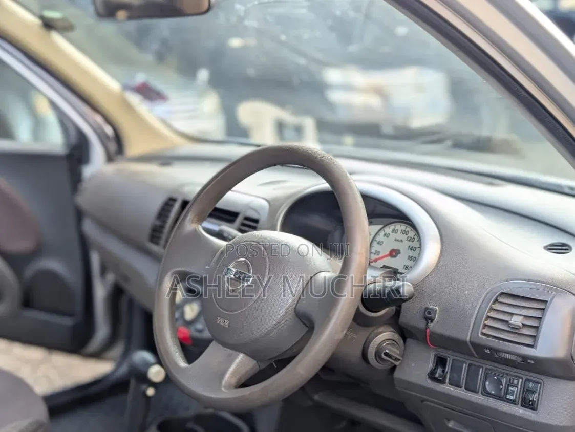 Nissan March 2010 Silver