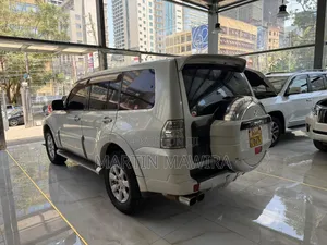 Mitsubishi Pajero 2012 White