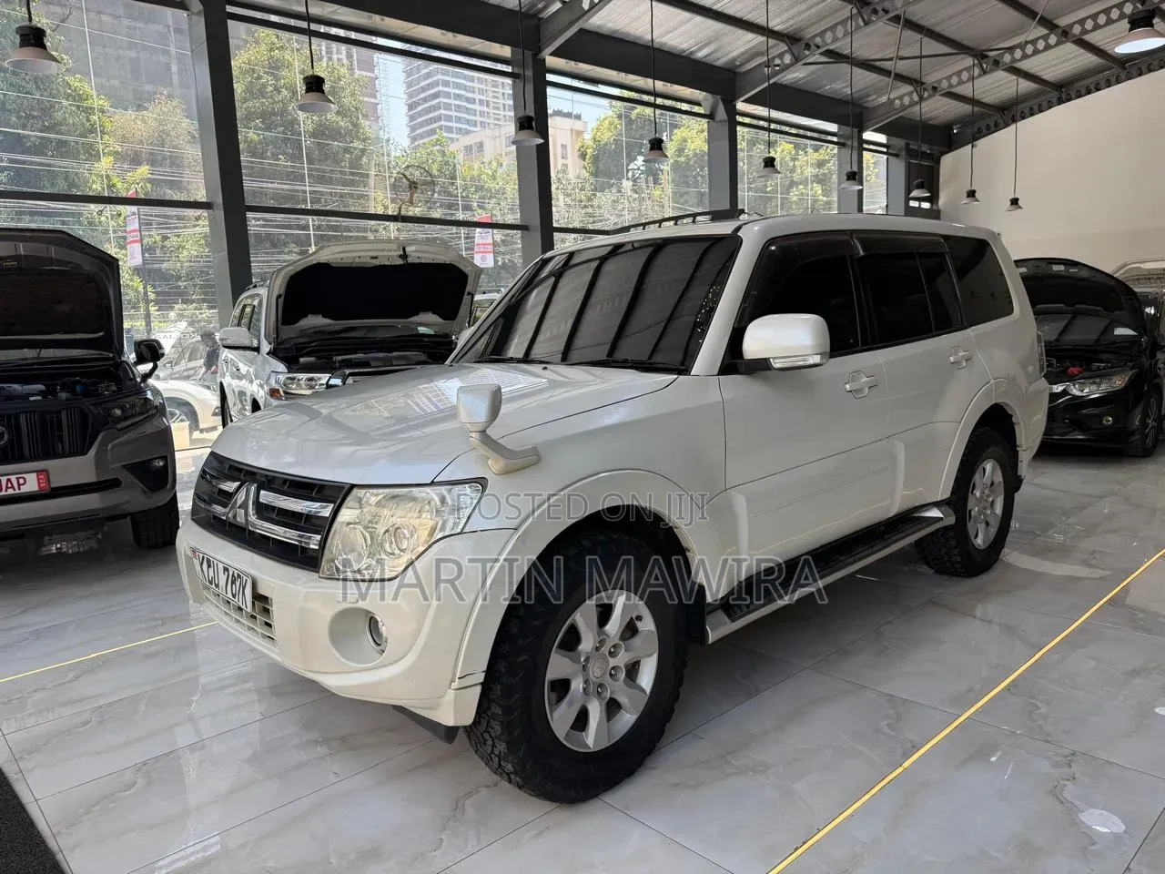 Mitsubishi Pajero 2012 White
