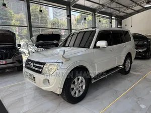 Mitsubishi Pajero 2012 White