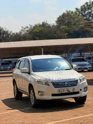 Toyota Vanguard 2011 White