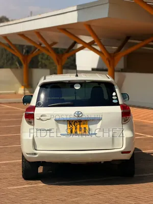 Toyota Vanguard 2011 White
