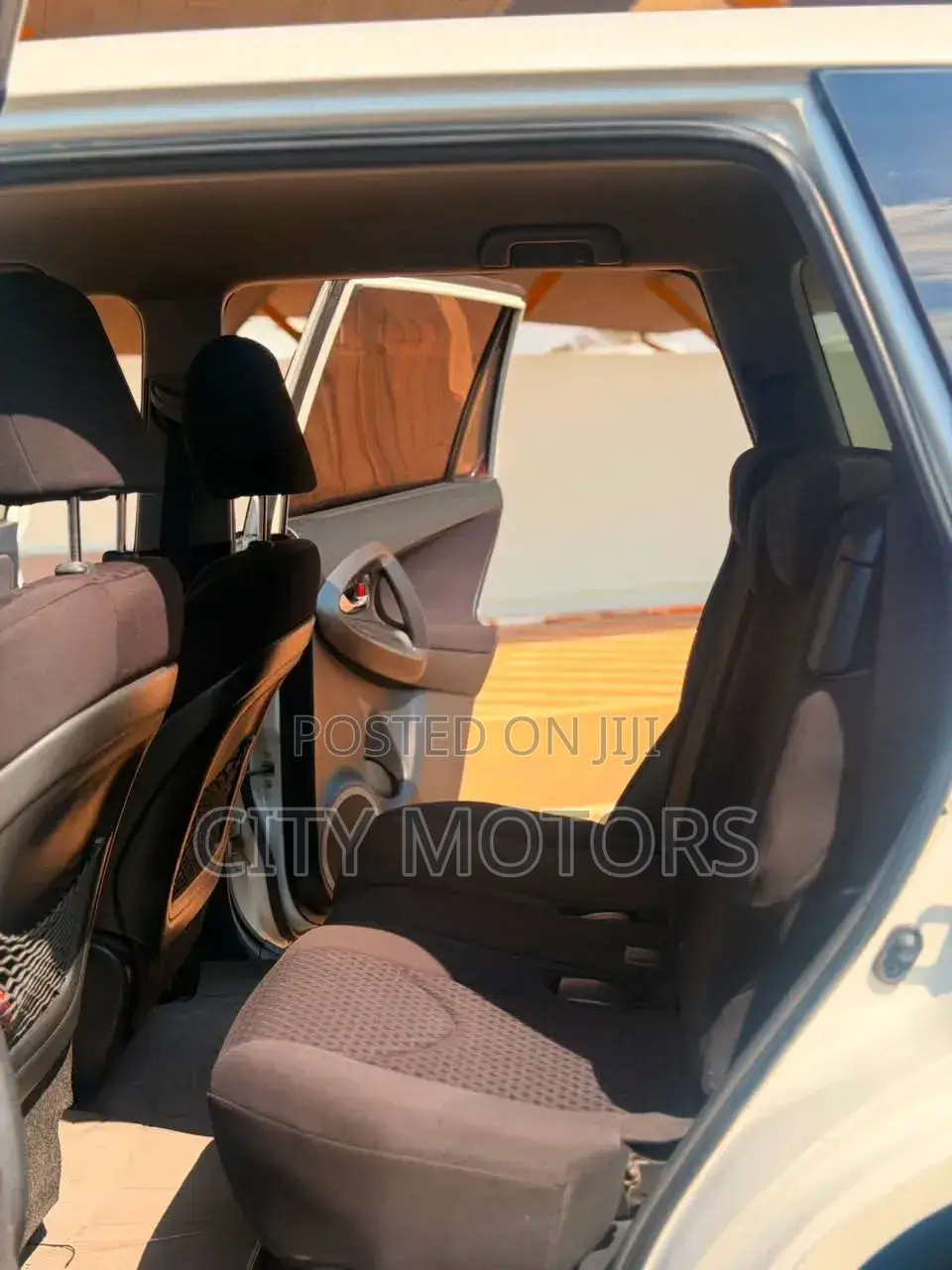 Toyota Vanguard 2011 White