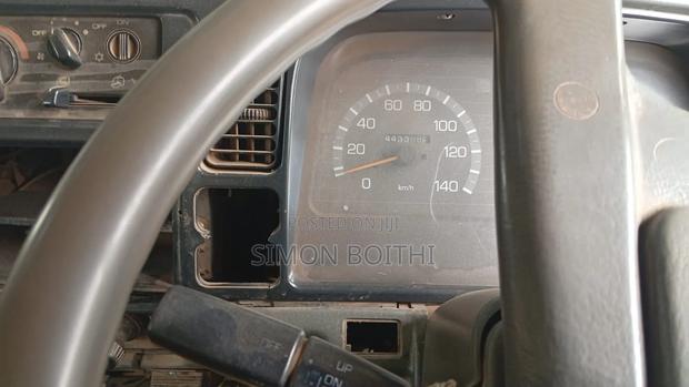 Clean Mitsubishi Fh - thumbnail 6