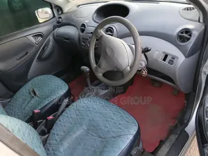 Toyota Vitz 2013 Silver