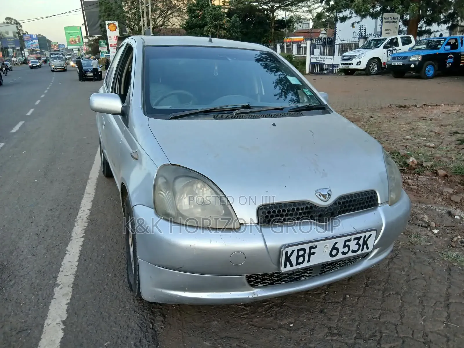 Toyota Vitz 2013 Silver