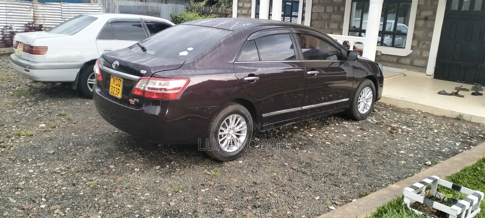 Toyota Premio 2012 Maroon