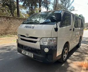 Toyota HiAce 2017 White