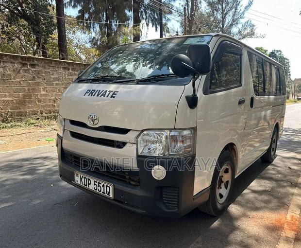 Toyota HiAce 2017 White