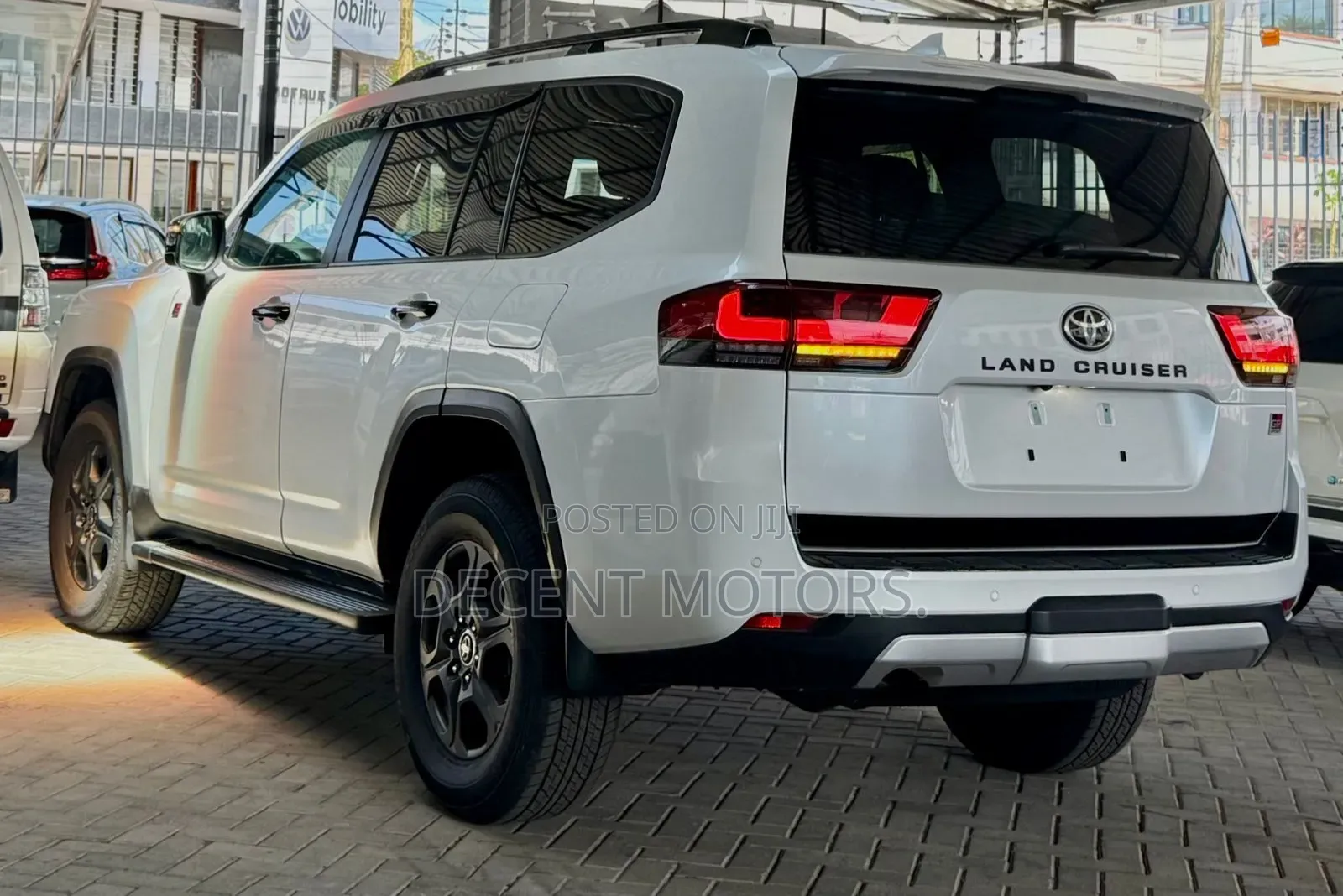 Toyota Land Cruiser 2023 White