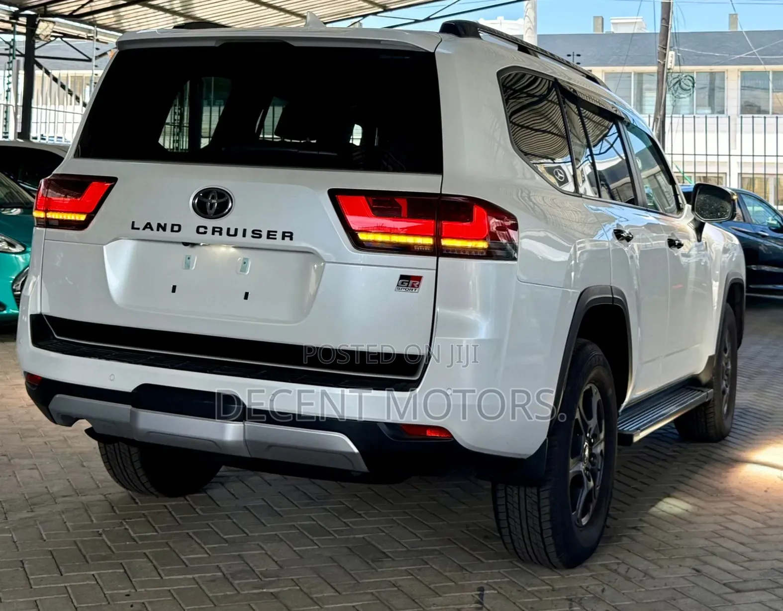 Toyota Land Cruiser 2023 White