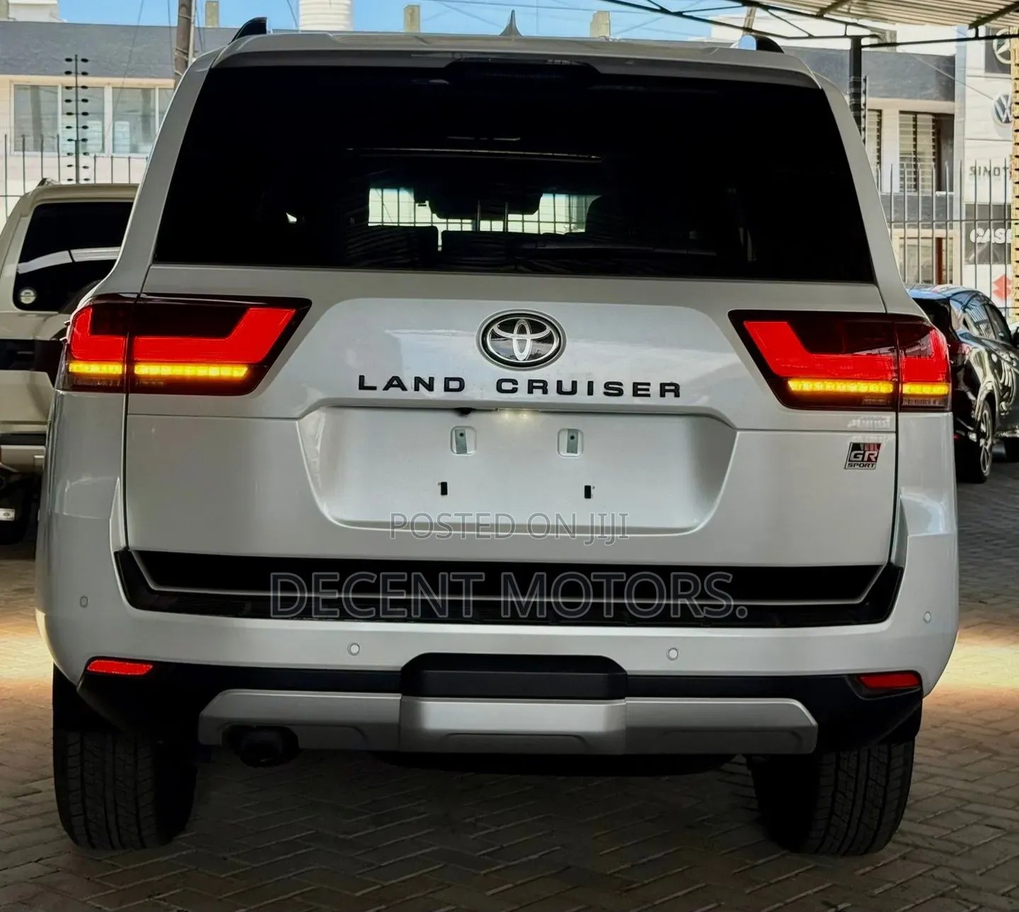 Toyota Land Cruiser 2023 White