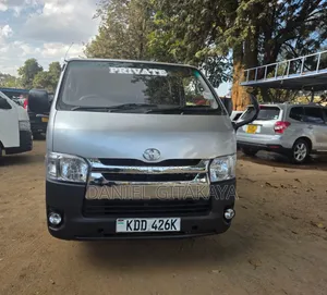 Toyota HiAce 2014 Silver