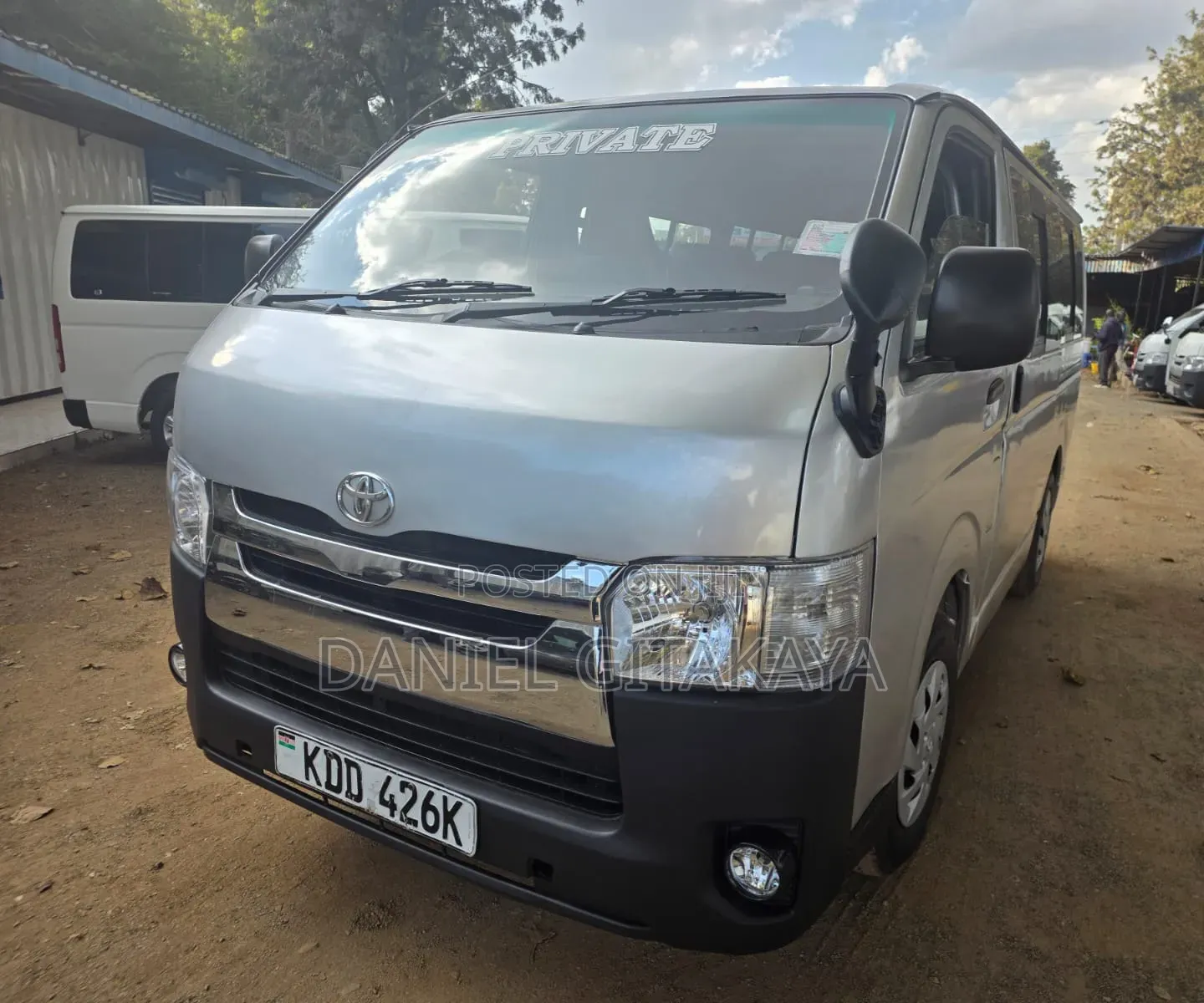 Toyota HiAce 2014 Silver