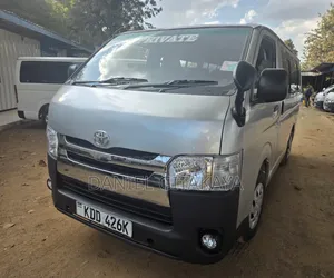 Toyota HiAce 2014 Silver