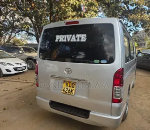 Toyota HiAce 2014 Silver