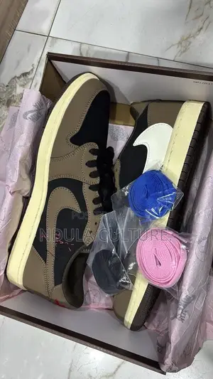 Travis Scott Dark Mocha
