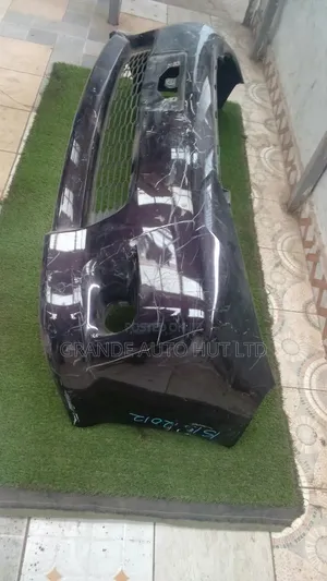 Toyota Isis  Bumper Front