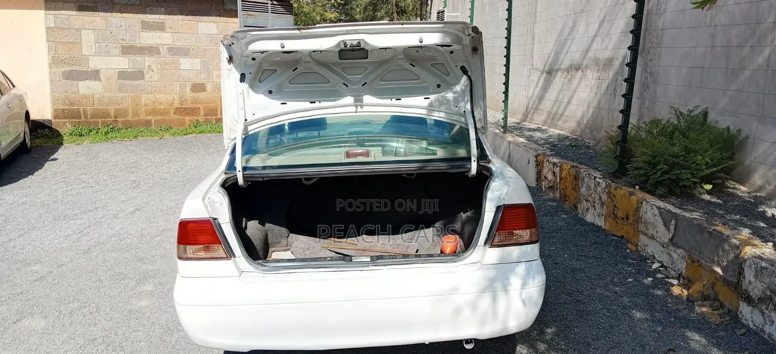 Nissan Sunny 2003 White