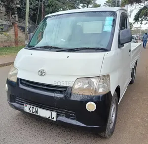 Toyota TownAce 2012 White