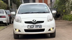 Toyota Vitz 2010 White