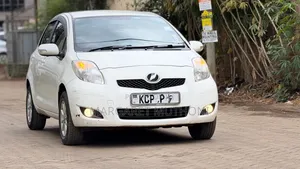 Toyota Vitz 2010 White