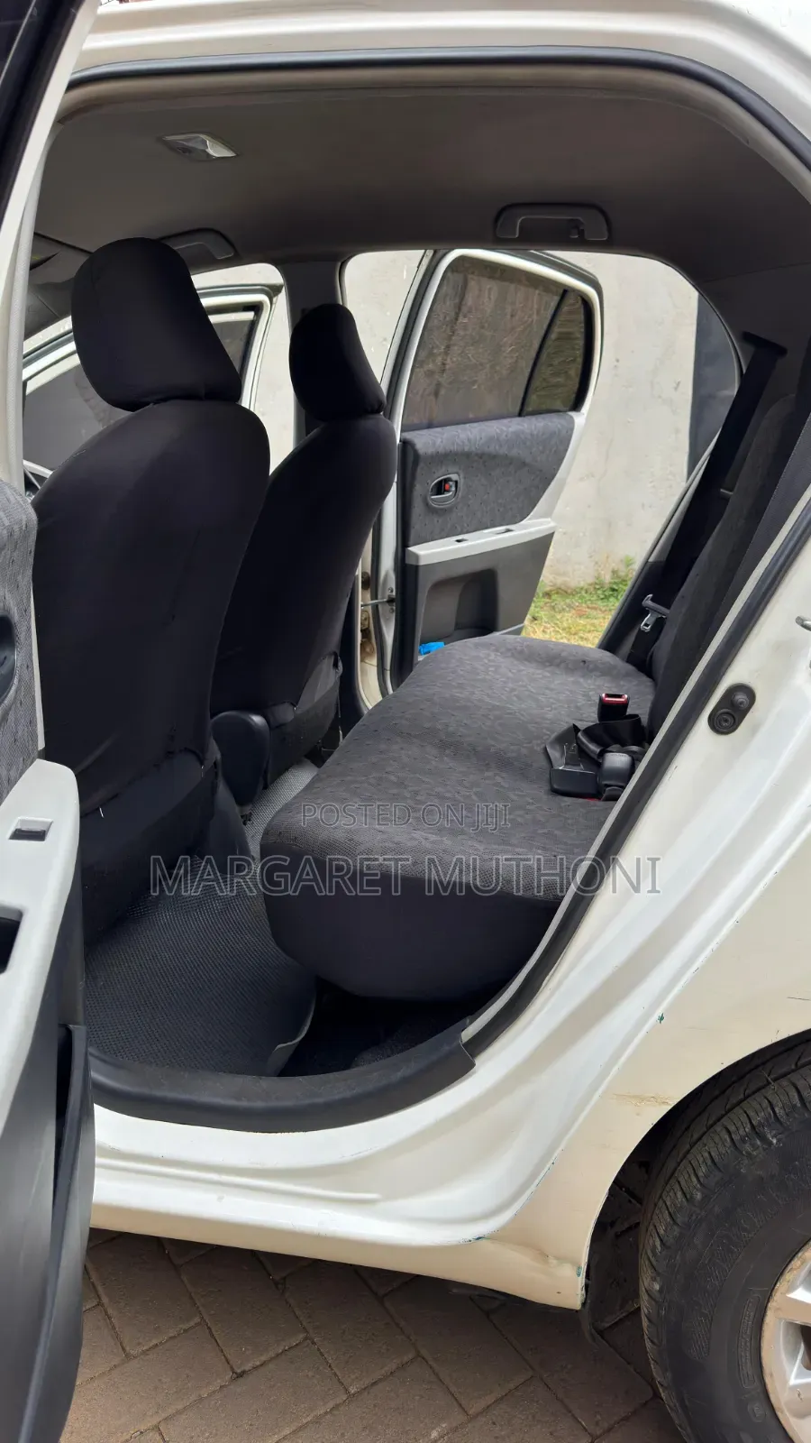 Toyota Vitz 2010 White