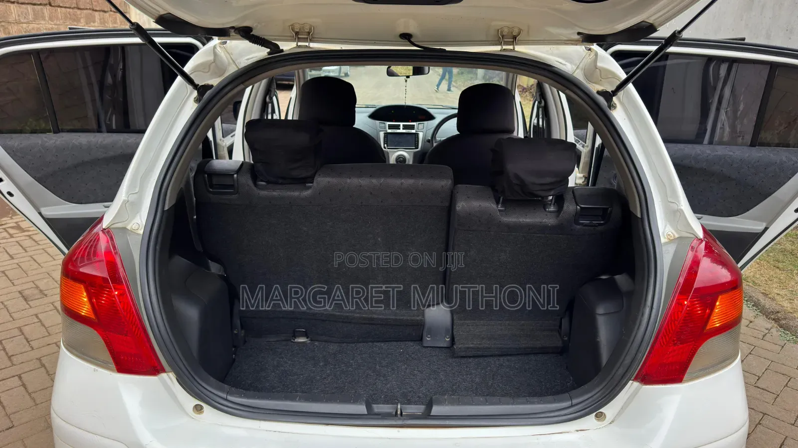 Toyota Vitz 2010 White