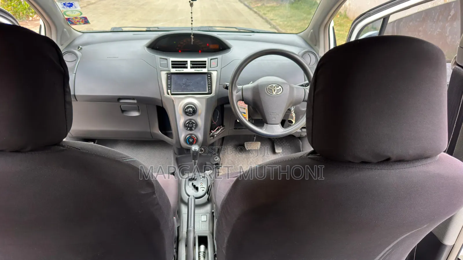 Toyota Vitz 2010 White