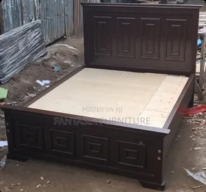 5x6 Chic & Sturdy Tufted Chocolate Brown Mocket Bed