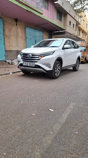 Toyota Rush 2012 White