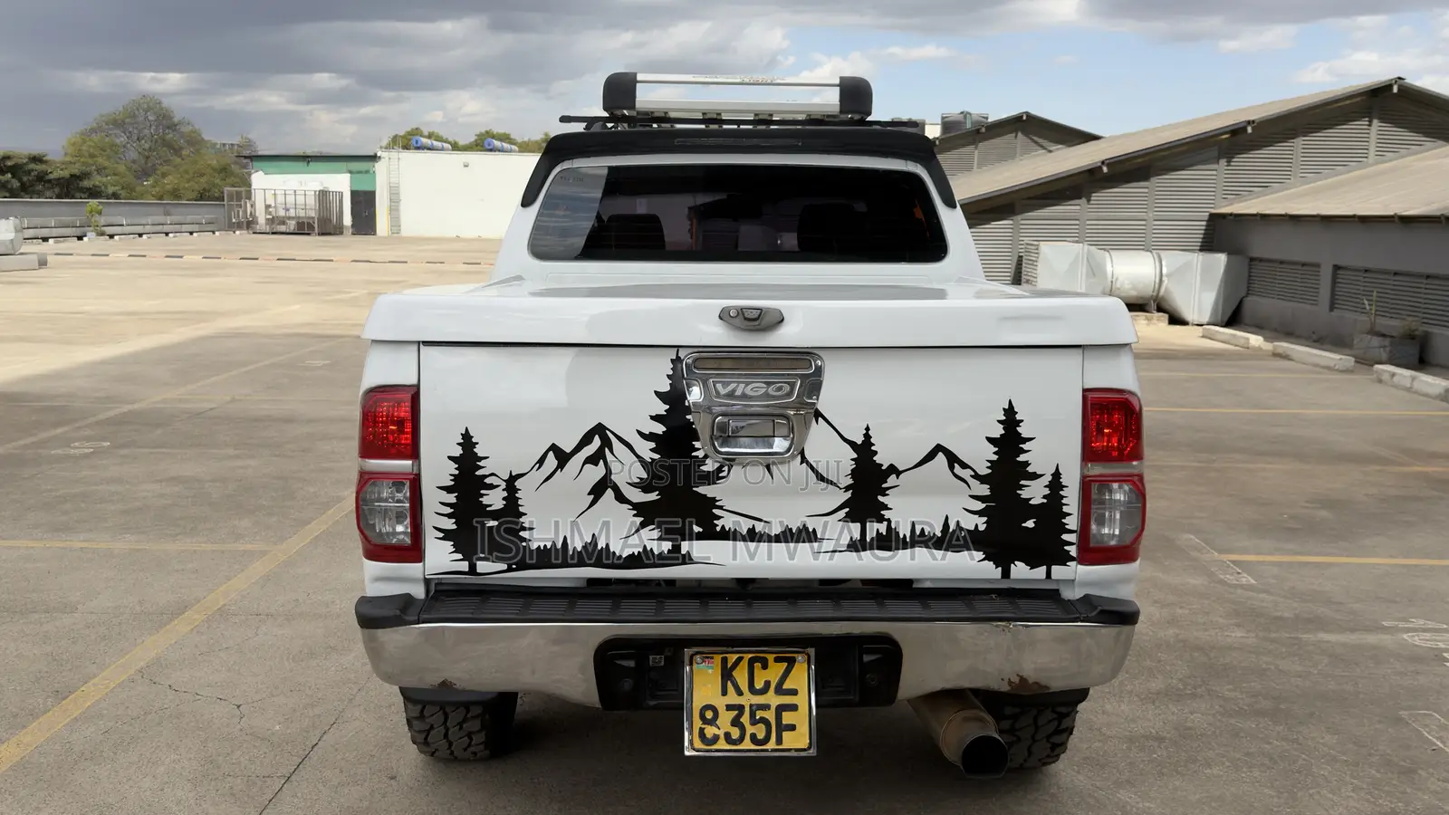 Toyota Hilux SR5 4x4 2013 White