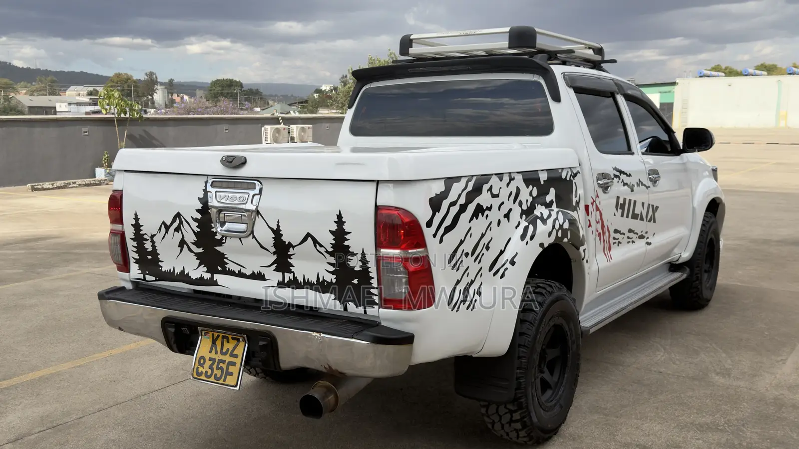 Toyota Hilux SR5 4x4 2013 White