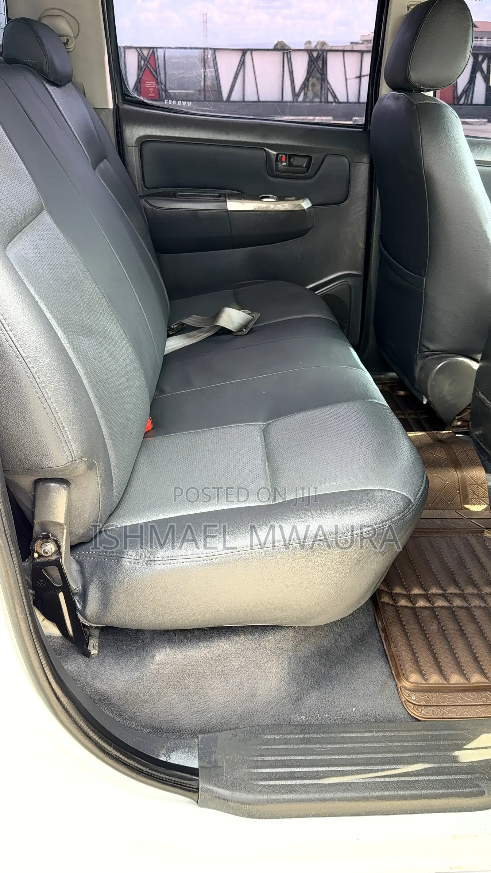 Toyota Hilux SR5 4x4 2013 White