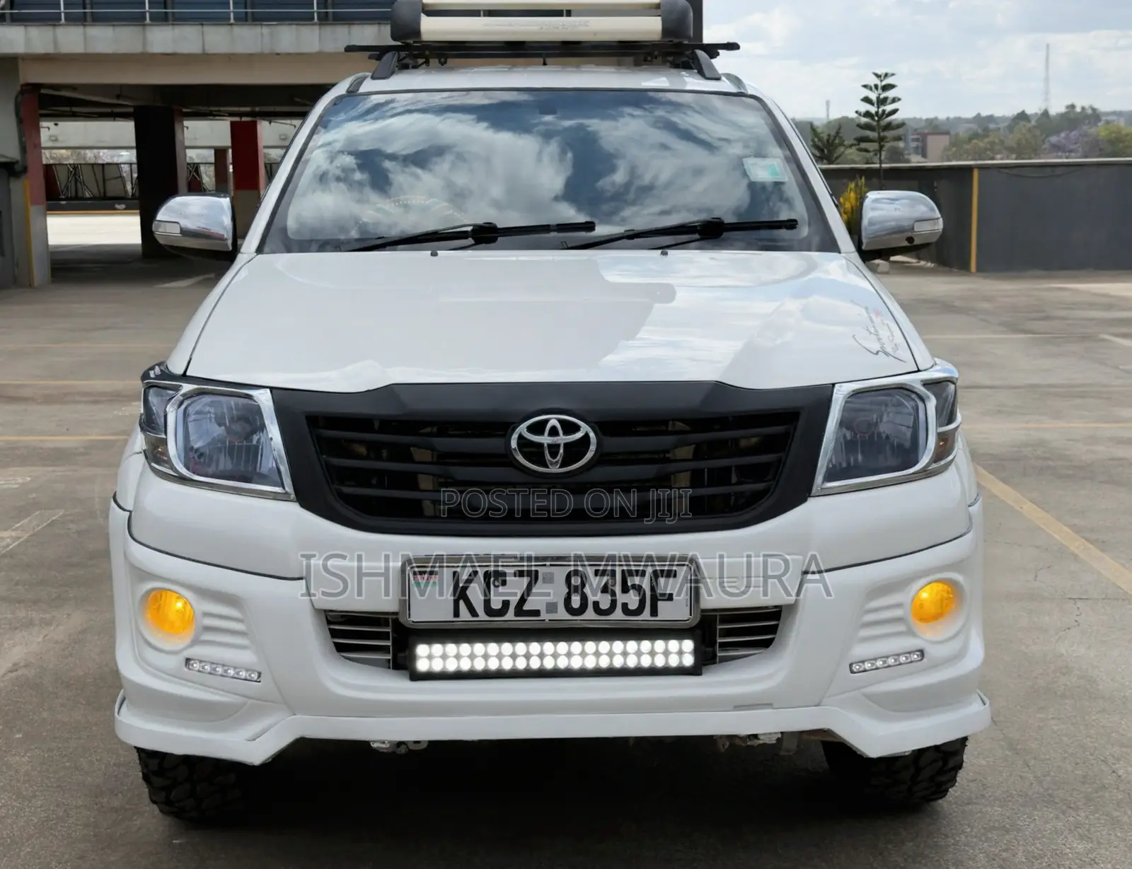 Toyota Hilux SR5 4x4 2013 White