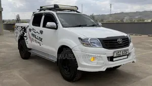 Toyota Hilux SR5 4x4 2013 White